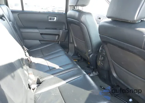 2014 Honda Pilot Touring z USA, uszkodzony, nr VIN 5FNYF4H93EB032767